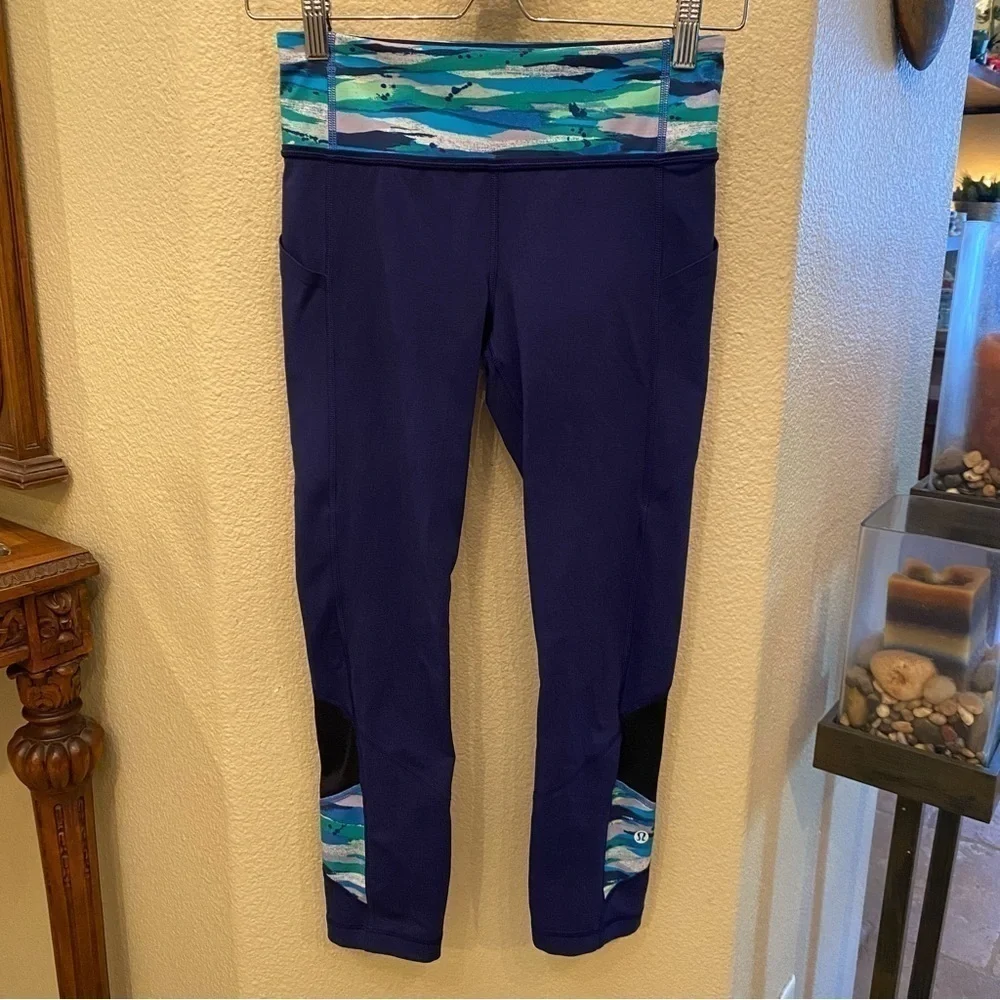 LULULEMON Women Blue Athletic Cropped Pants Size 4